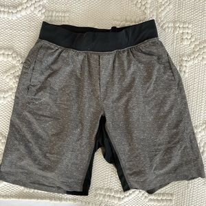 Lululemon shorts (M)